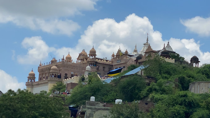 Radha-Rani-Temple-in-Barsana-Mathura2